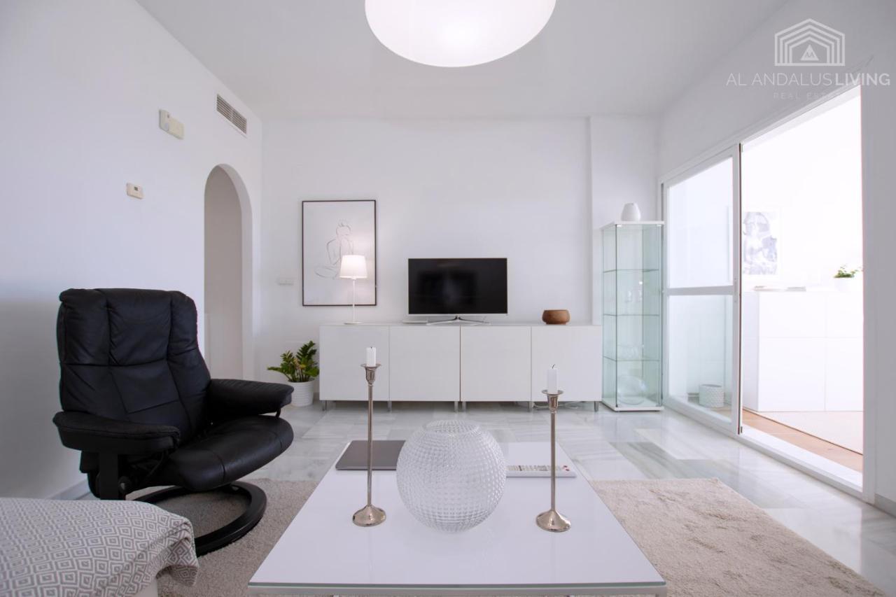 מאלגה Scandinavian Style Apartment With Amazing Sea Views And South West Facing Sunny Terrace In Miraflores Walking Distance To The Beach! מראה חיצוני תמונה