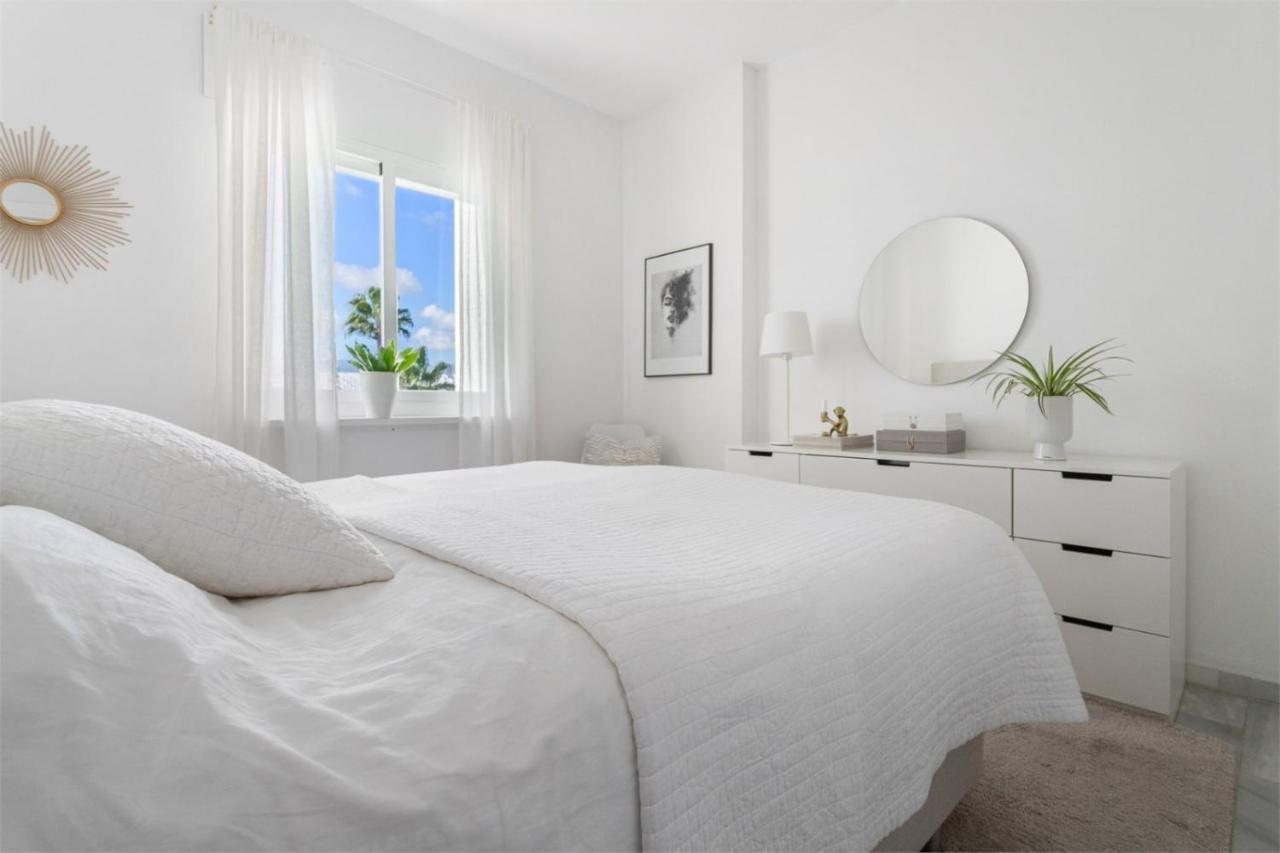 מאלגה Scandinavian Style Apartment With Amazing Sea Views And South West Facing Sunny Terrace In Miraflores Walking Distance To The Beach! מראה חיצוני תמונה